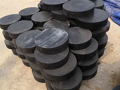 珙县板式橡胶支座由若干层橡胶片与薄钢板经加压硫化
